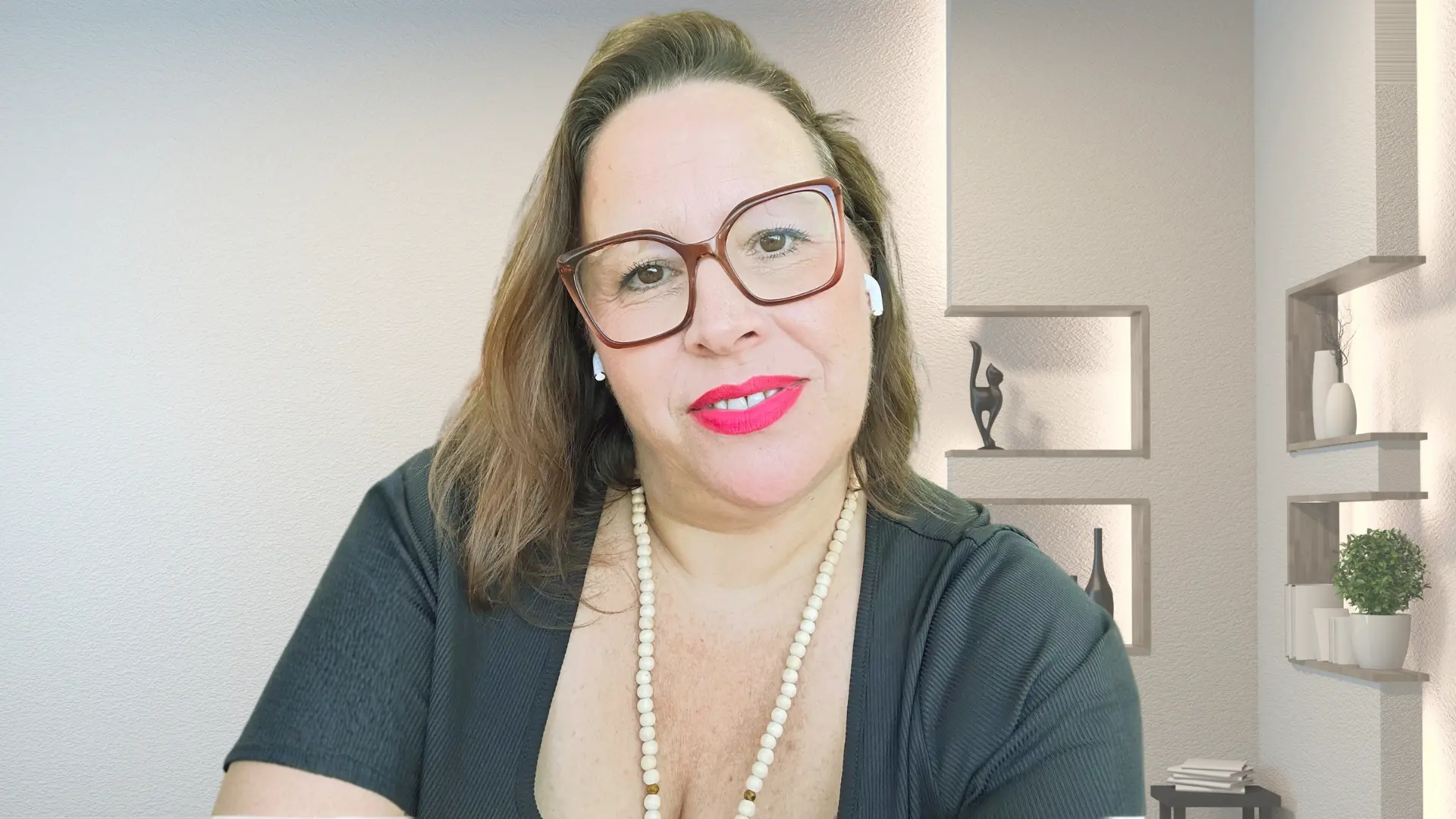 Portrait de Gwenaëlle Vassort sur fond clair